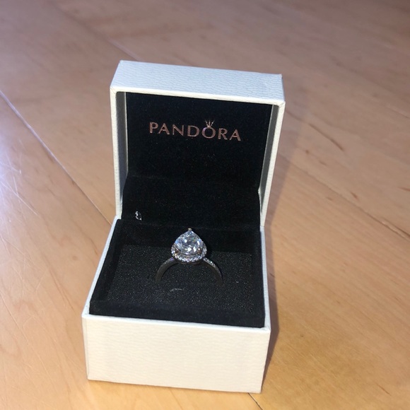 Never Worn Pandora Sparkling Teardrop Halo Ring - Picture 1 of 2